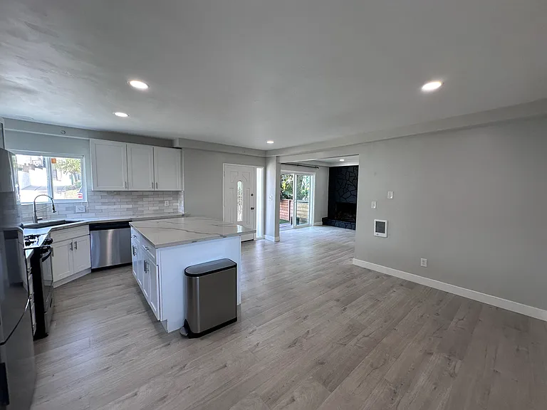 2014 Carnegie Ln #1 — Photo 5