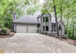10390 Shallowford Rd, Roswell, GA 30075