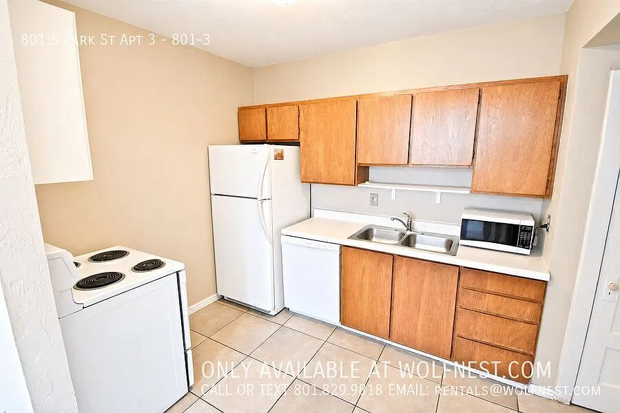 1 bed, 900 sqft, $995 — Photo 2