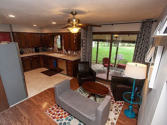 Kitchen and sitting area