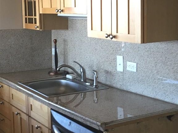 4th image of 5000 Town Ctr Suite 3004