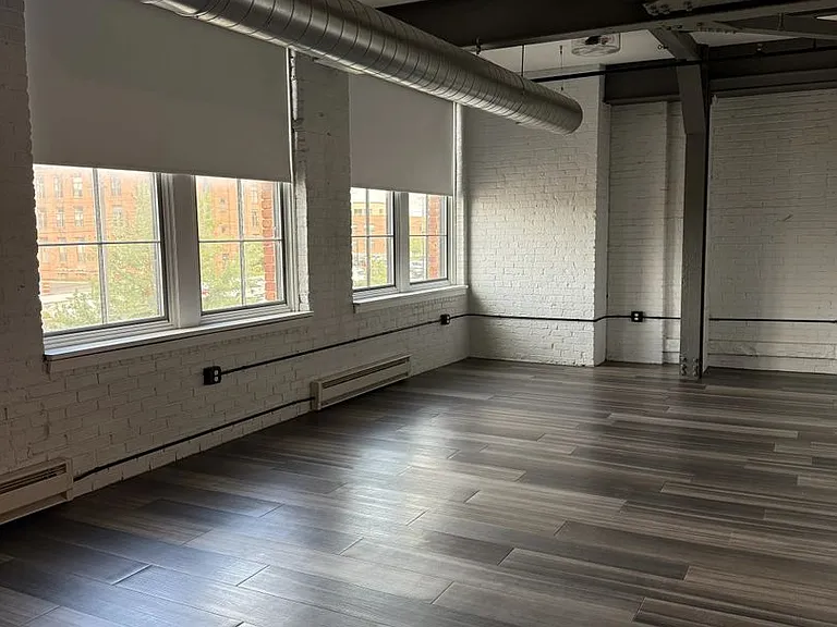 Oak Knitting Mill Apartments Franklin Square Available — Photo 27