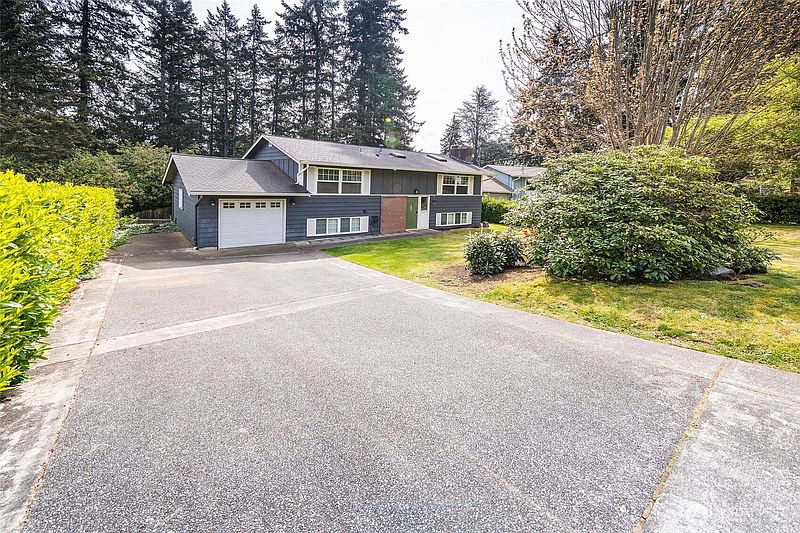 2nd image of 4823 66th Avenue W