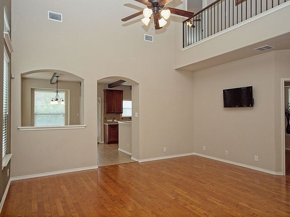 Family room to Kitchen.