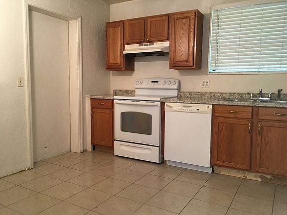4th image of 5227 Seaspray Ave