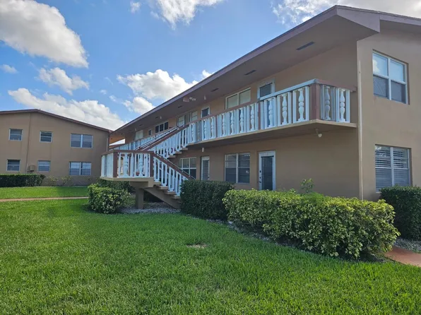 12 Canterbury A #A, West Palm Beach, FL 33417