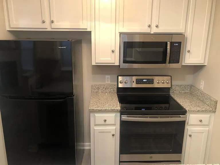 121 Palm Dr — Photo 4