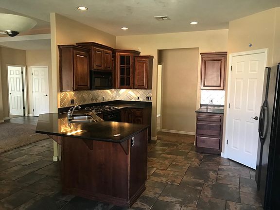 4th image of 953 E Crooked Creek Dr