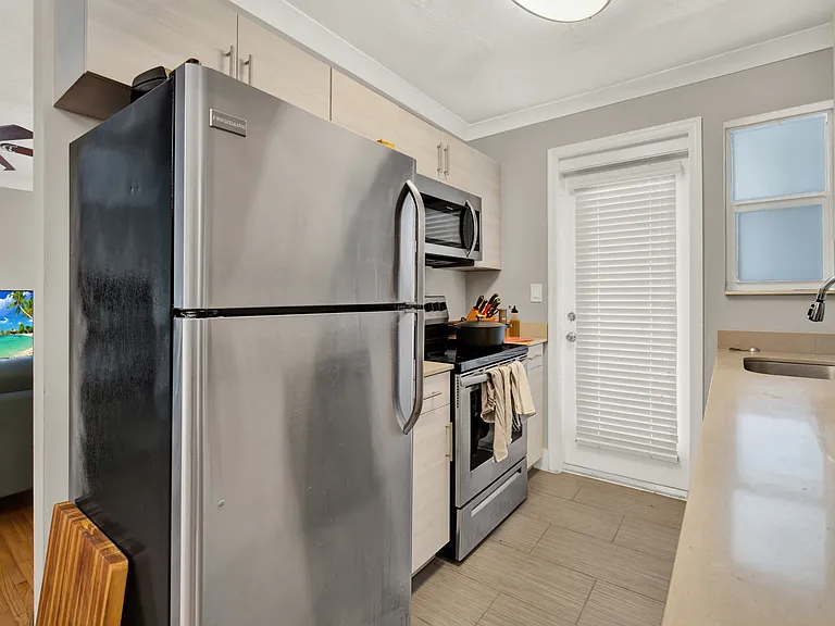 216 Calabria Ave #11 — Photo 5