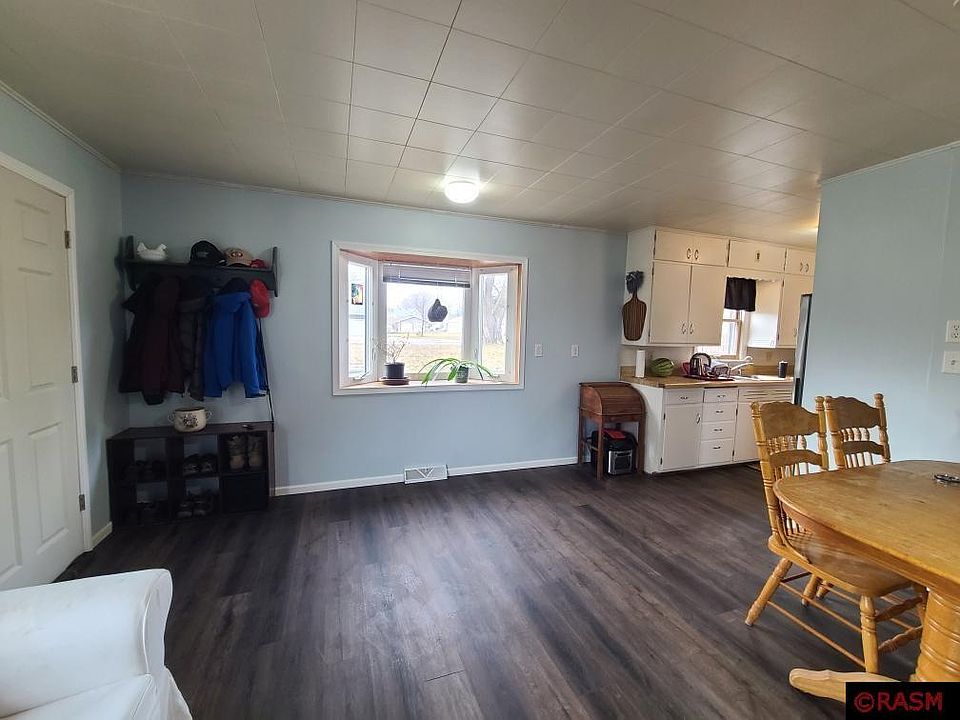 300 Railroad Ave, Hanska, MN 56041 Zillow