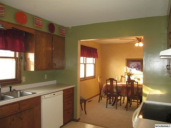 4th image of 381 W Main St