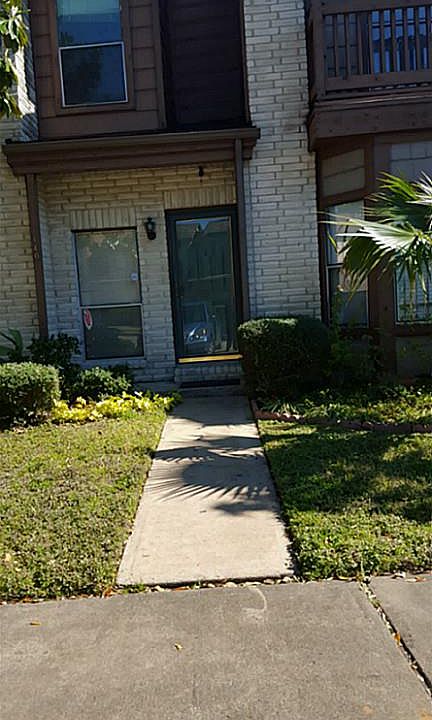 1st image of 12300 Brookglade Cir Unit 140