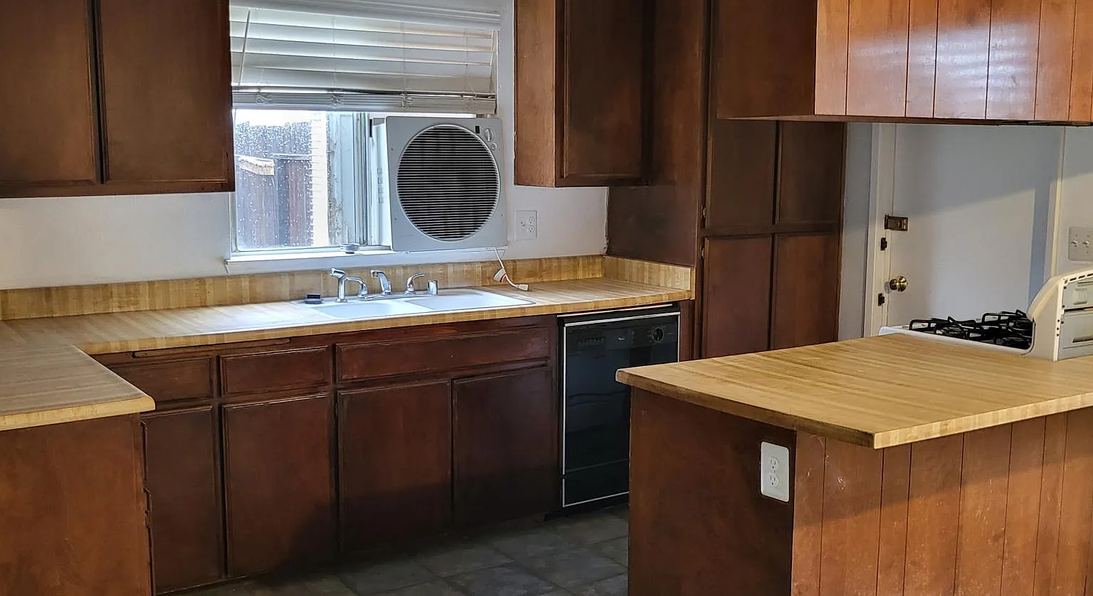 3 bed, 1696 sqft, $2,800 — Photo 2