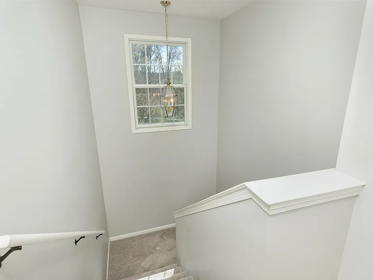 788 Eagle Dr — Photo 2