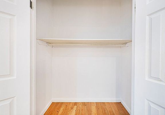 3rd image of 253 E 49th St APT 3