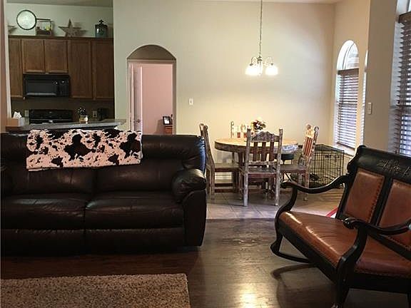 5th image of 207 Meadowside Dr