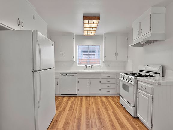 4th image of 1841 Briarwood Dr