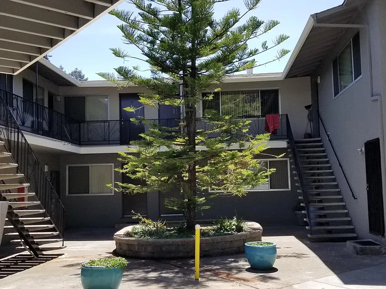 752 Deland Ave #2 — Photo 20