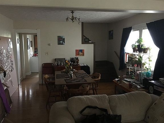 3rd image of 520-522 E Tompkins St