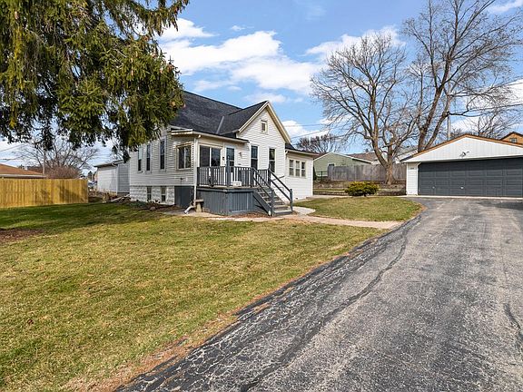 3rd image of 224 West Martin LANE