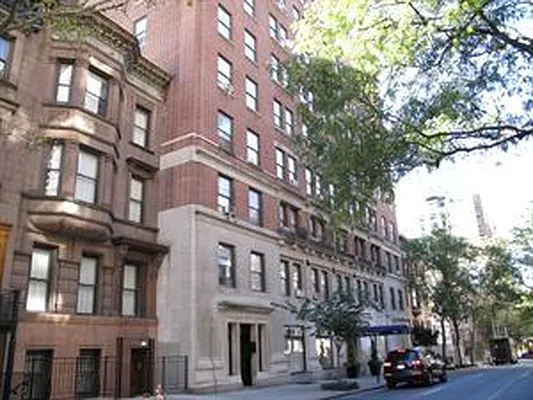 Sold by Douglas Elliman | media 24