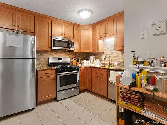 4th image of 655 W Lowell Ave Unit 8