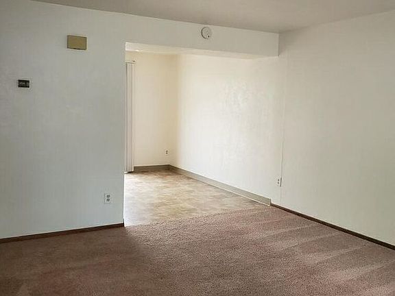 2nd image of 180 Stoneway Ter NW APT 8