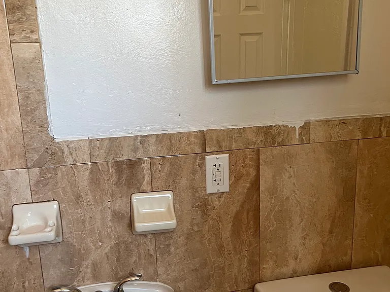 1355 NE 111th St #1 — Photo 37