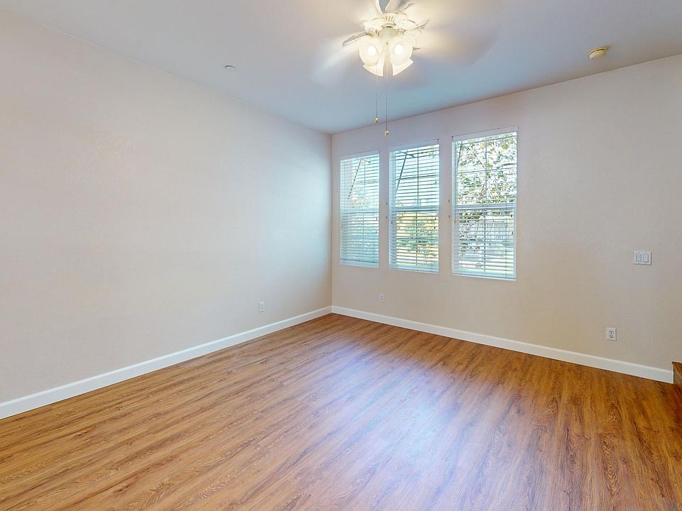 1st image of 78 Elm Dr
