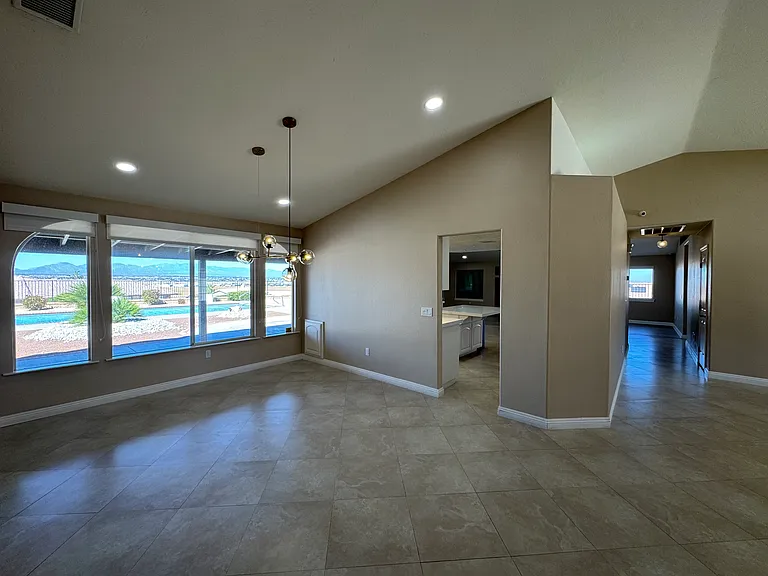 12552 Overlook Rd — Photo 5