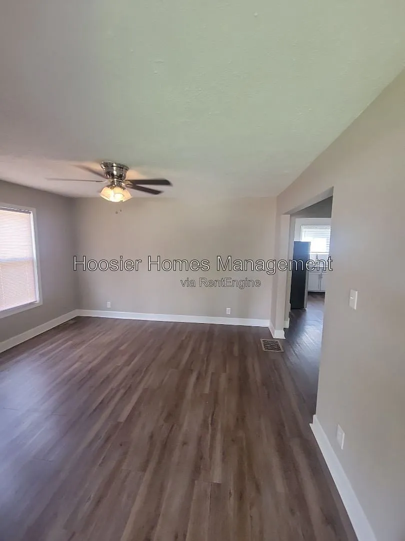 3 bed, 2.0 bath, 1340 sqft, $1,900 — Photo 4
