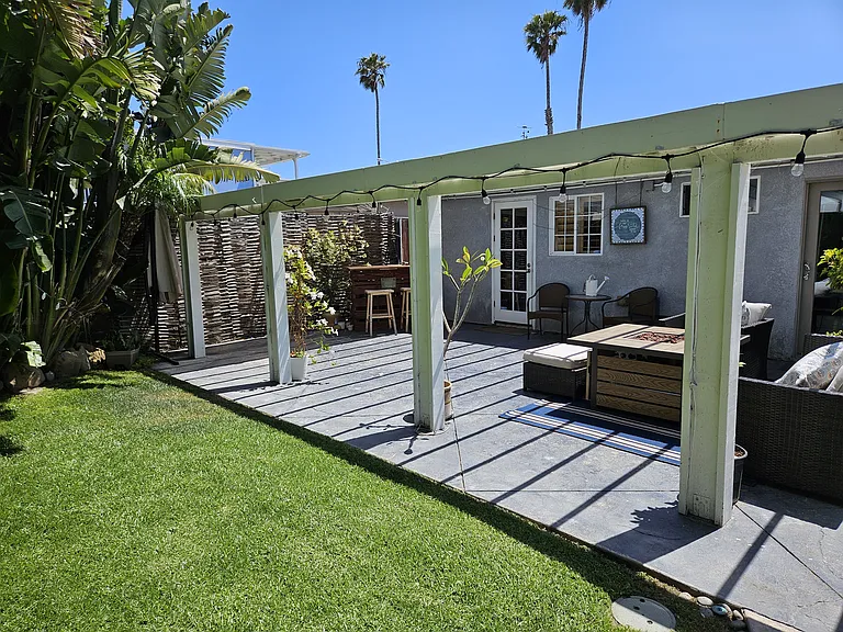 2157 Pierpont Blvd — Photo 3