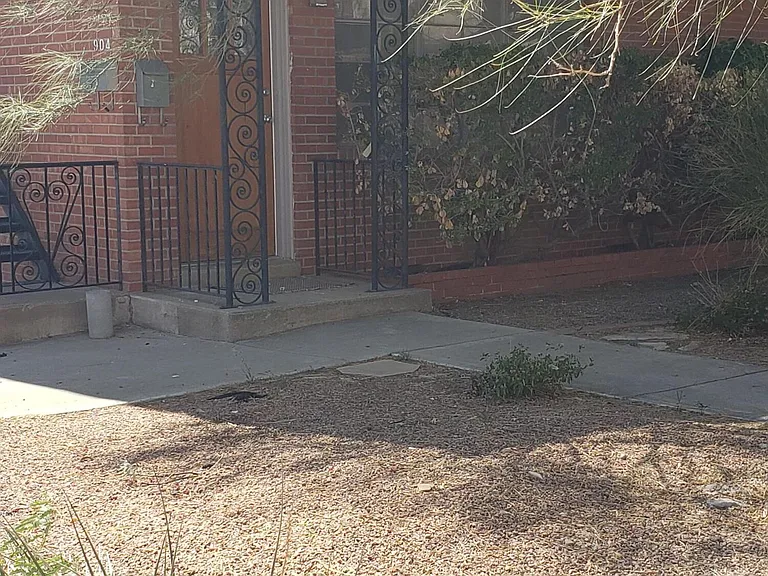 900 W Yandell Dr — Photo 18