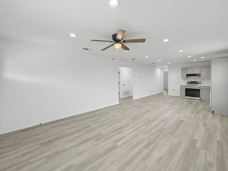 919 Arkansas River Dr — Photo 11