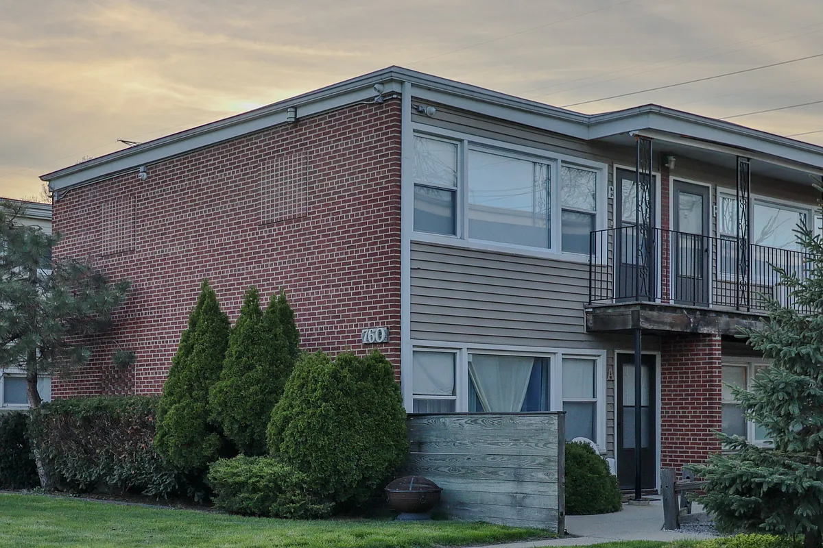 Building Photo - 760 E 5th Ct #DES
