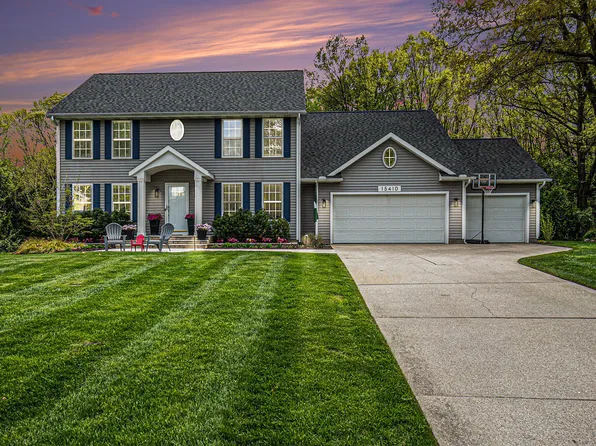 15410 Stoneridge Ct, Spring Lake, MI 49456