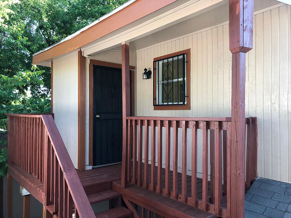 1st image of 134 Roberts St #201