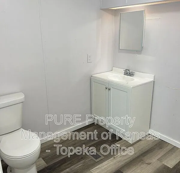 1208 Oak St #4 — Photo 9
