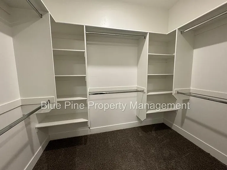 2824 E Brooklyn St — Photo 20
