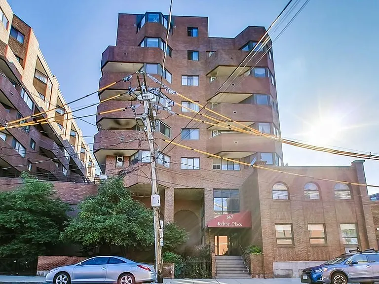 147 Kelton St #714 — Photo 4