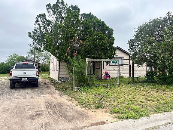 3rd image of 602 Richard Cruz St
