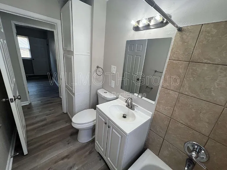 2920 N Lasalle St — Photo 13