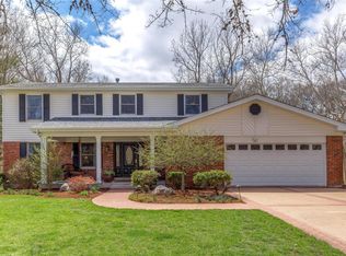 945 Wynhaven Ln, Ballwin, MO