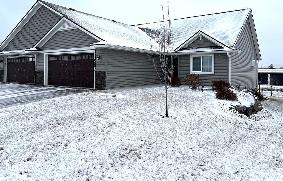 1st image of 2912 Camelot Circle