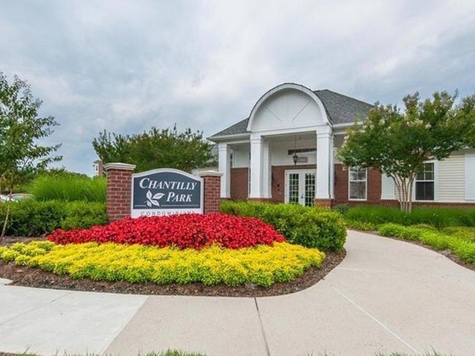 well kept grounds with a lot of curb appeal