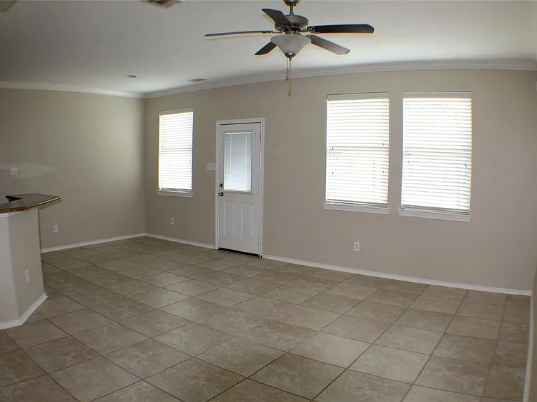 6431 Densberry Ln — Photo 8