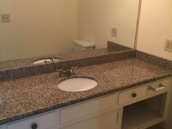 5th image of 18444 Collins St APT 12