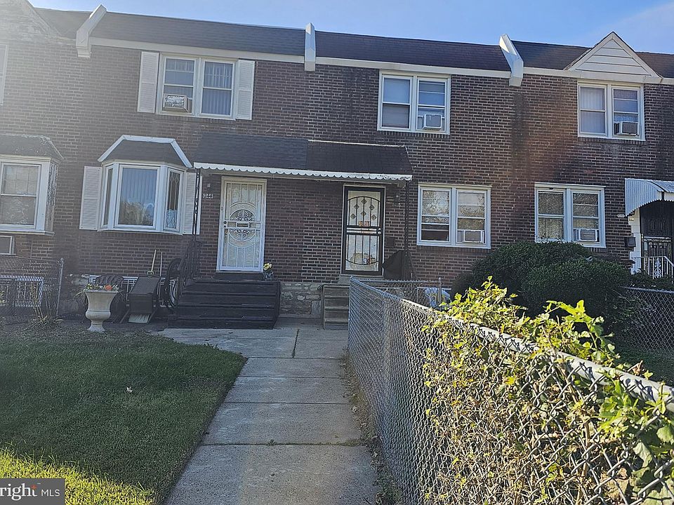 1st image of 242 E Clarkson Ave