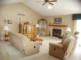 1054 Sycamore Ct, Wixom, MI 48393