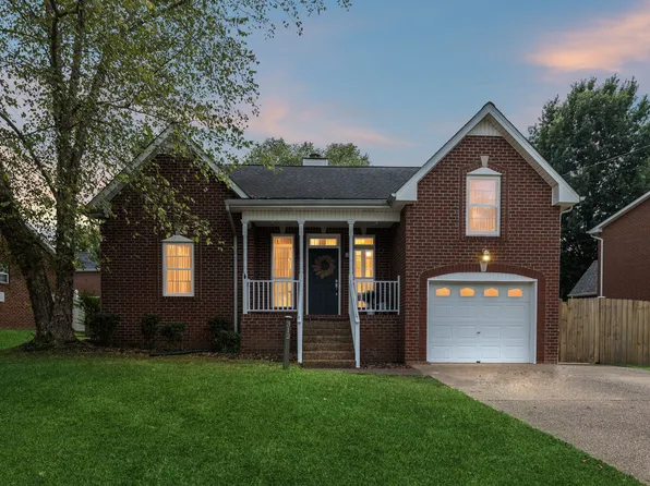 312 Lone Oak Dr, White House, TN 37188